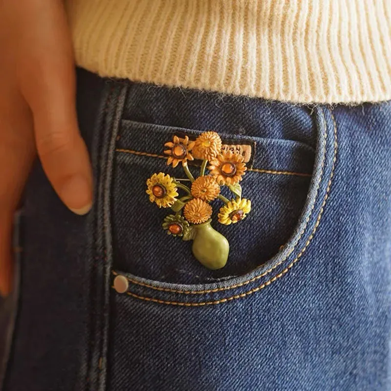 Beren Rhinestone Brooch Pin