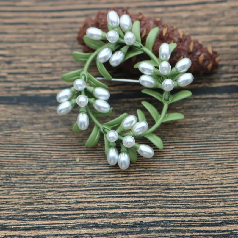 Beren Rhinestone Brooch Pin